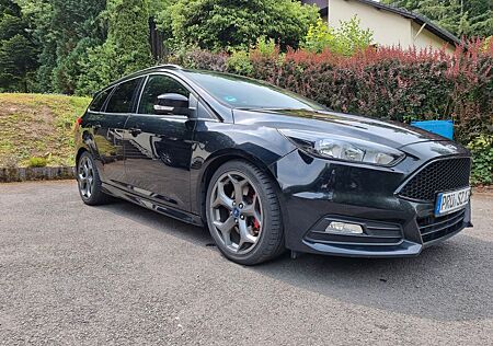 Ford Focus 2,0TDCi ST Leder-Sport-Paket Turnier ST