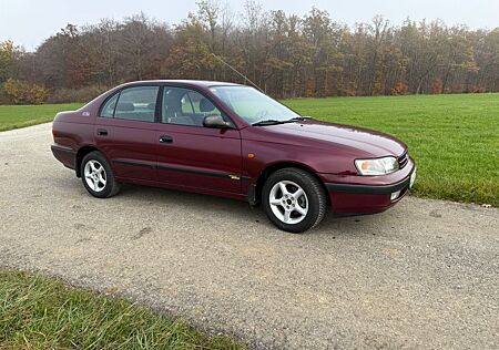 Toyota Carina 1.6 GLi Extra