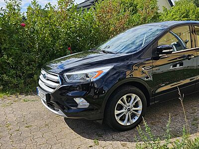 Ford Kuga 2,0 TDCi 4x4 132kW Titanium PowerShift AHK