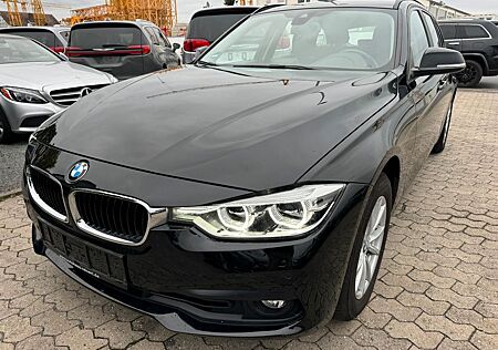 BMW 320i xDrive Touring Navi/LED/PDC