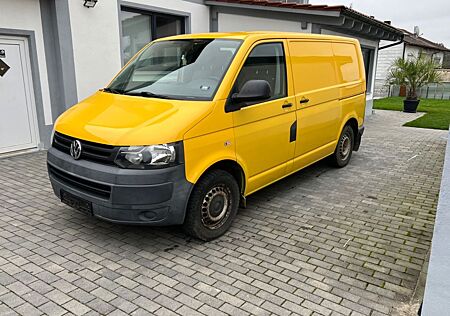 VW T5 Transporter Volkswagen Bus mit AHK