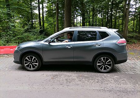 Nissan X-Trail TEKNA 1.6D Voll TÜVneu Navi Pano Alu Ahk