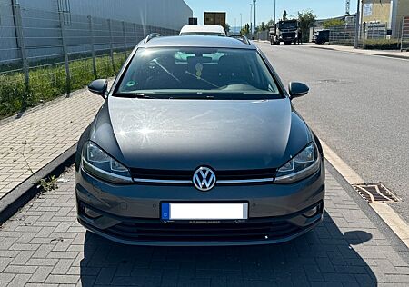 VW Golf Volkswagen 1.6 TDI Combi 2017