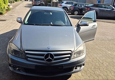 Mercedes-Benz 320
