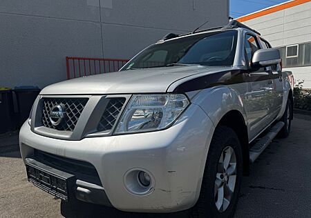 Nissan Navara Pickup Navi 4X4 Schiebedach Alu Kamera