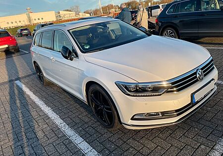 VW Passat Variant Volkswagen 2.0 TDI DSG Highline Vollausstatt