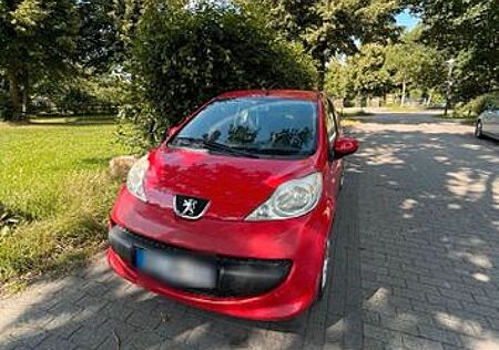 Peugeot 107 Automatik Kleinwagen | technisch Top