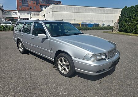 Volvo V70 2.5 T AWD "orig. 215' km Tüv+ZR neu"