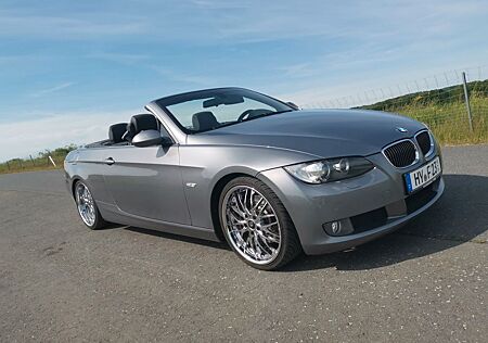 BMW 325i Cabrio 3 Liter 6 Zylinder