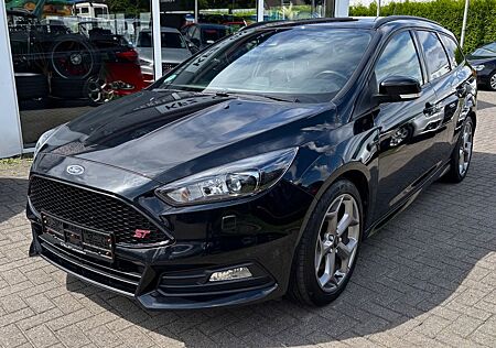 Ford Focus Turnier ST/Top gepflegt!!!
