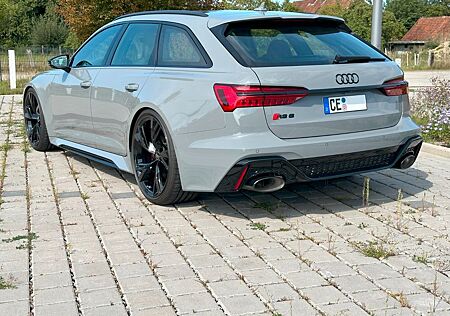 Audi RS6 AVANT DYNAMIK, HUD, PANO, B&O, AHK