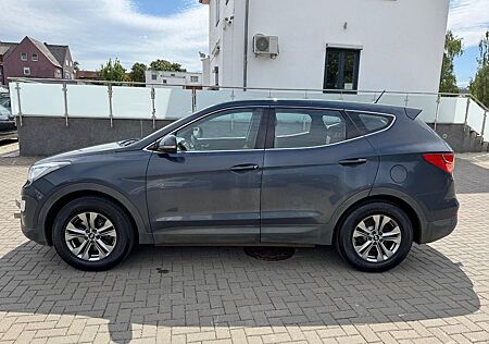 Hyundai Santa Fe Trend 2WD/PDC/AC/