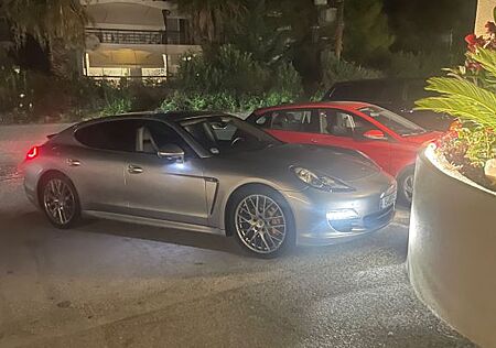 Porsche Panamera 4S S
