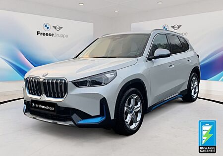 BMW iX1 xDrive30 xLine xLine | STANDHZ RFK HIFI LED