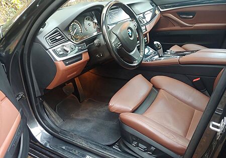 BMW 528i Touring -