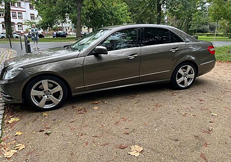 Mercedes-Benz E 350 CDI DPF 7G-TRONIC AVANTGARDE ACC/NAVI/2Ha