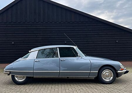 Citroën DS 21 Pallas Leder Color CH Auto