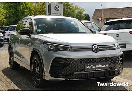 VW Tiguan Volkswagen Matrix Black PANO AHK Massage Discover So