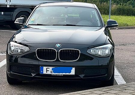 BMW 114i - (2015) TUV New