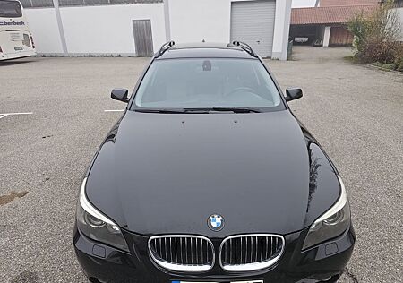 BMW 523i A touring -