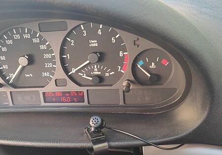 BMW 320i Touring e46