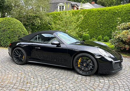 Porsche 991 .2 4 GTS Cabriolet mit PCCB und Approved