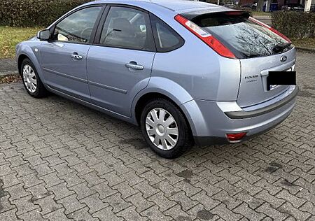 Ford Focus 1.6 Automatik