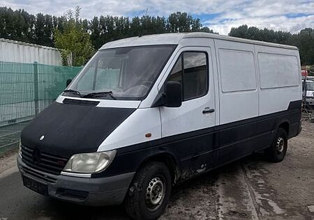 Mercedes-Benz Sprinter 211 lang