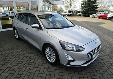 Ford Focus 1.0 Turn. "Titanium" LED + Navi + PDC
