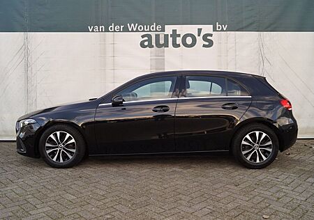 Mercedes-Benz A 180 180d Premium Style -LED-NAVI-ECC-PDC-CAM-