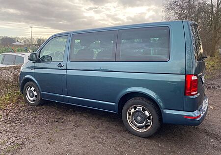 VW T6 Multivan Volkswagen Trendline mit vielen Extras