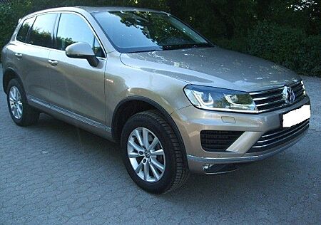 VW Touareg Volkswagen 3.0 V6 TDI BMT,1 Hand,DSG,5xLedersitze,