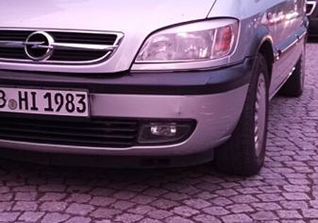 Opel Zafira 1.8 16V Executive