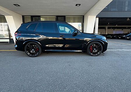 BMW X5 xDrive50e -all Black, Pano, MSitze, 22 Z. AHK