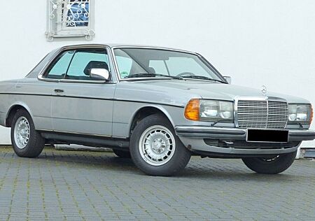 Mercedes-Benz 230 CE Automatik-1.Hand-Schiebedach-Sitzheizung-