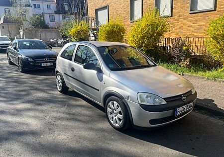 Opel Corsa 1.0 -