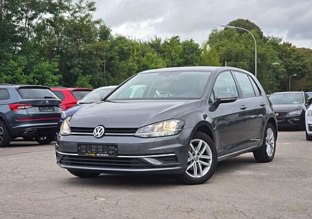 VW Golf Volkswagen VII Lim. Comfortline *ACC*Navi*49000km*