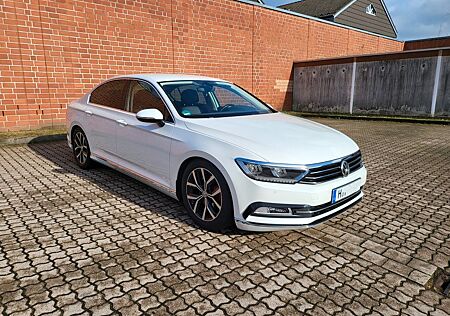 VW Passat Volkswagen 2.0 TSI 162kW DSG Highline *Massag*Winter