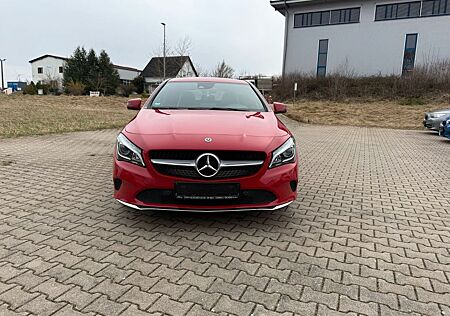 Mercedes-Benz CLA 180 Amg Line-Navi-Stzh-Tempo