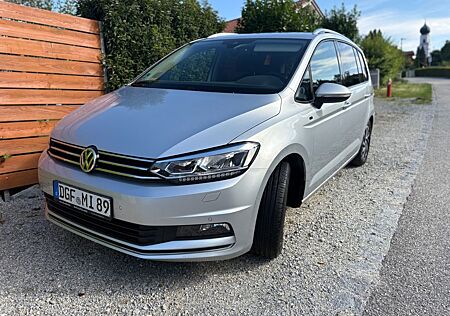 VW Touran Volkswagen 2.0 TDI SCR DSG 7 Sitzer Top Ausstattung