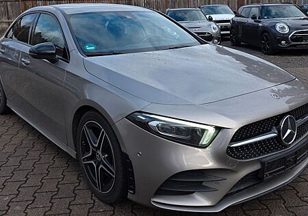 Mercedes-Benz A 220 4Matic AMG/LED/NAV/KAMERA/LKA/STANDHEIZUNG
