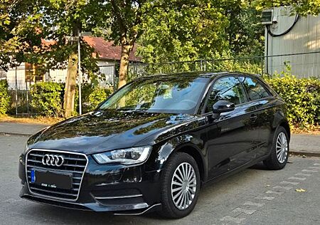 Audi A3 1.6 TDI S tronic Attraction Automatic