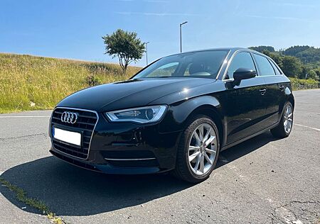 Audi A3 1.6 TDI Ambiente Sportback Ambiente