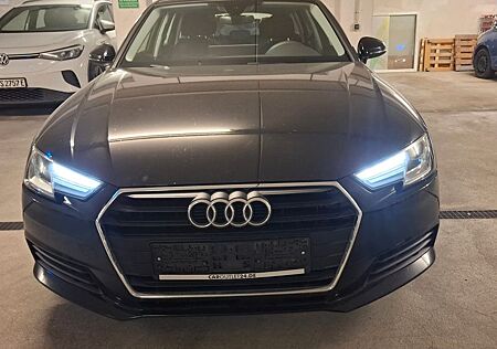 Audi A4 Avant 30 TDI basis