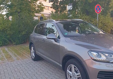 VW Touareg Volkswagen 3.0 V6 TDI Tiptr Exclusive BMot Tech...
