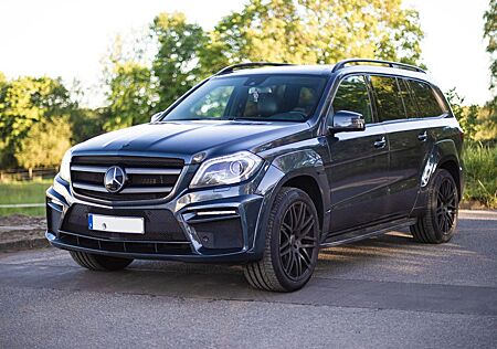 Mercedes-Benz GL 63 AMG 4MATIC - BRABUS