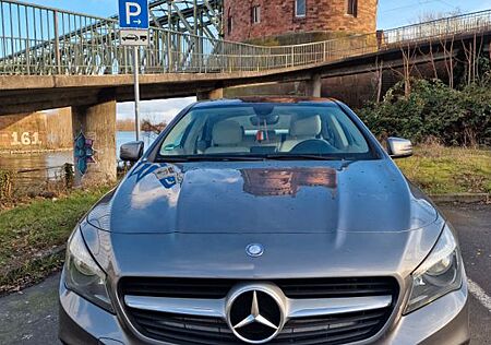 Mercedes-Benz CLA 200 CDI Panorama, kamera