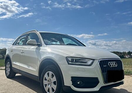 Audi Q3 2.0 TFSI quattro -