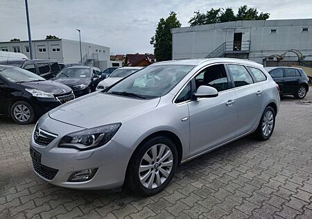 Opel Astra J Sports Tourer Innovation+XENON+NAVI+AHK