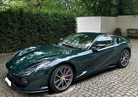 Ferrari 812 Superfast - Top Zustand, wenig KM